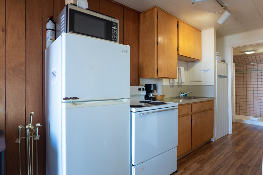 One Bedroom Suite with Kitchen, Bay View