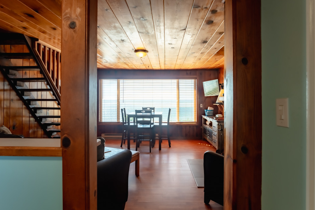 Queen Loft with Kitchen