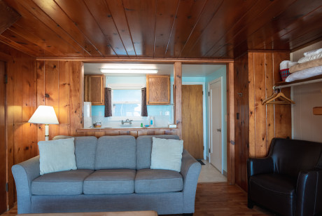 Queen Loft with Kitchen